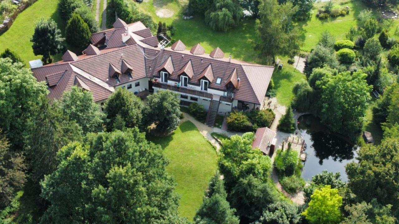 Ivanek Guest House Звиковске Подгради Экстерьер фото