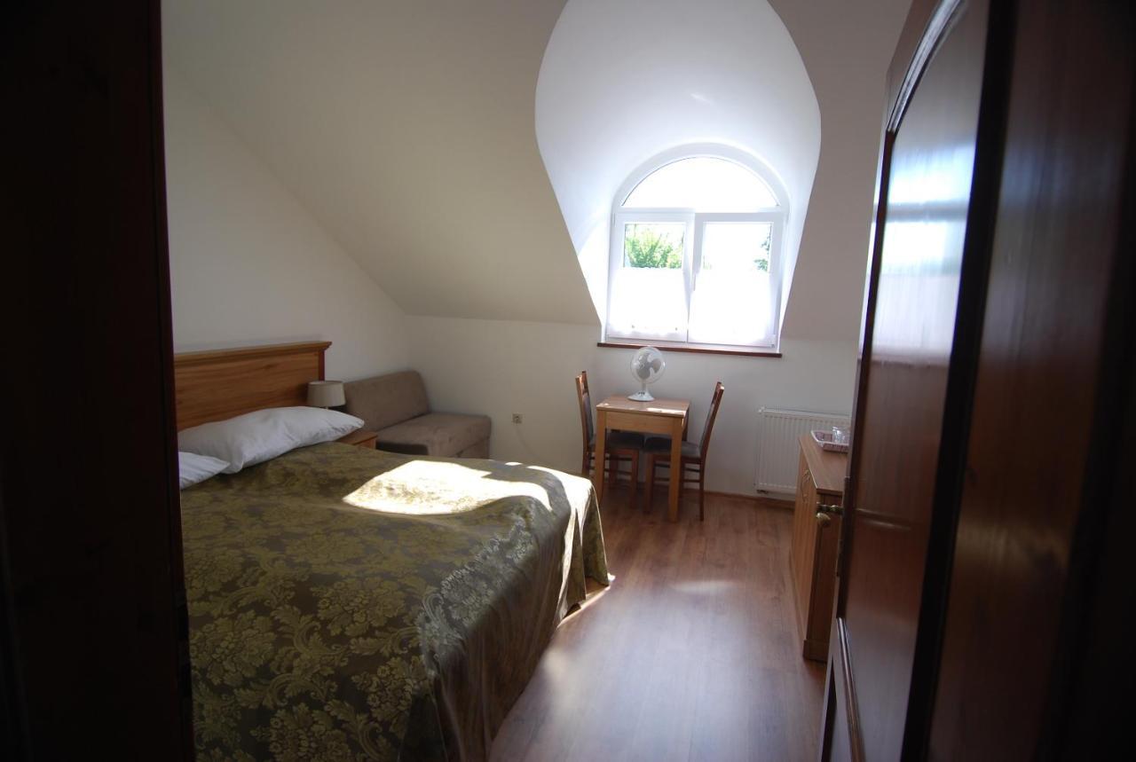 Ivanek Guest House Звиковске Подгради Экстерьер фото