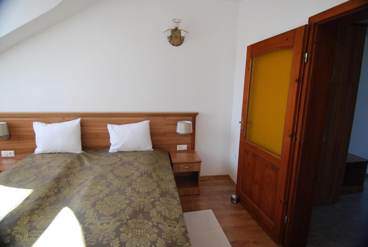 Ivanek Guest House Звиковске Подгради Экстерьер фото