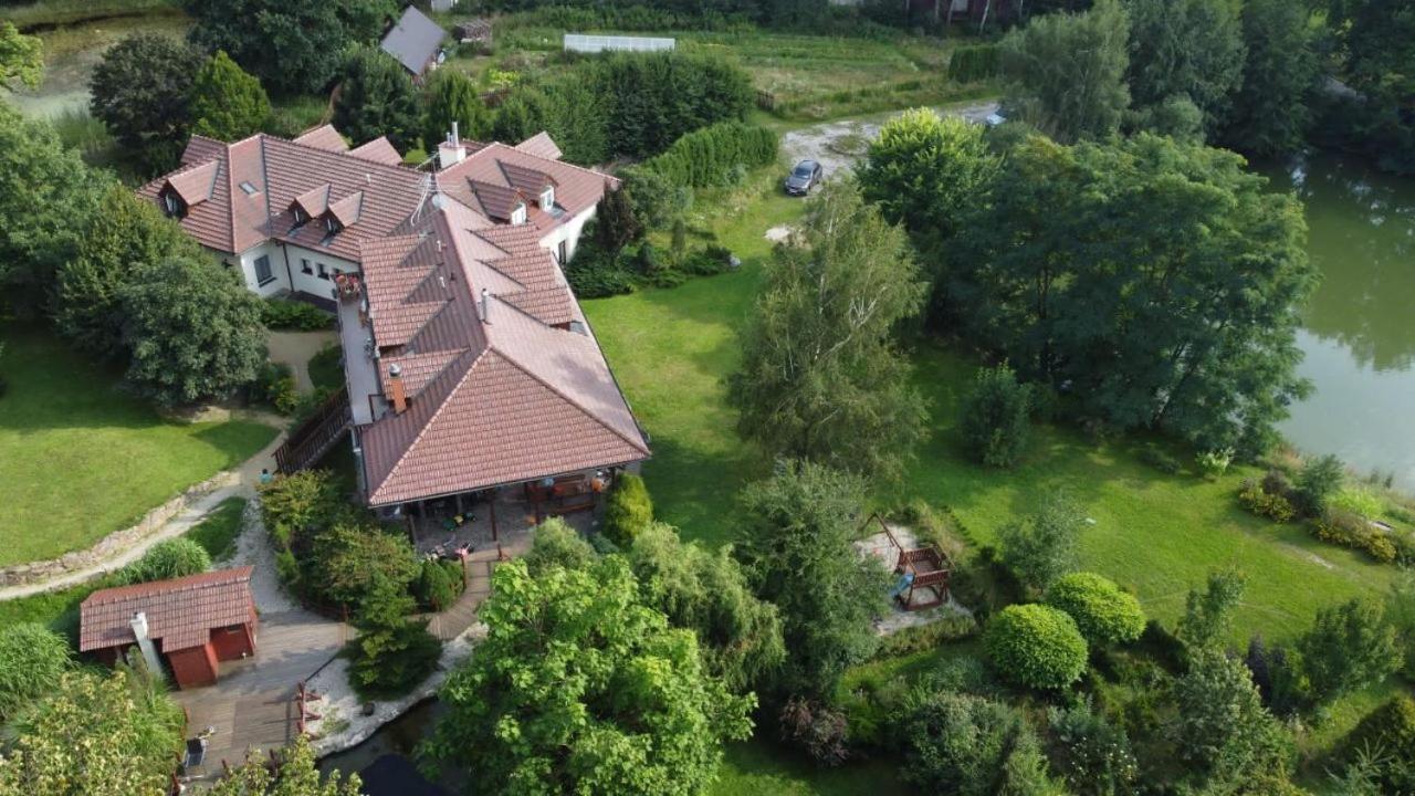 Ivanek Guest House Звиковске Подгради Экстерьер фото