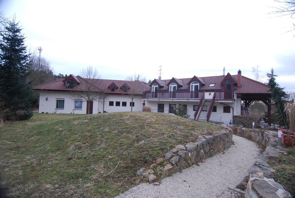 Ivanek Guest House Звиковске Подгради Экстерьер фото