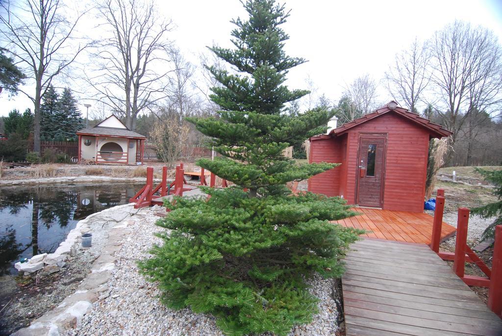 Ivanek Guest House Звиковске Подгради Экстерьер фото