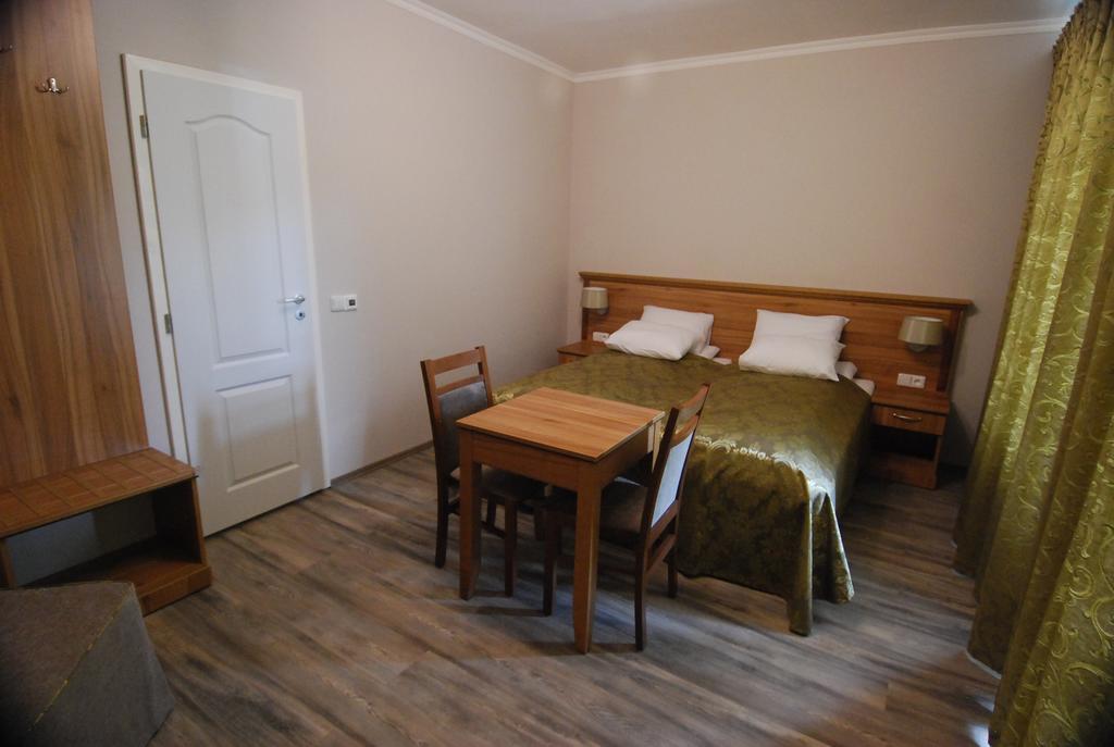 Ivanek Guest House Звиковске Подгради Экстерьер фото