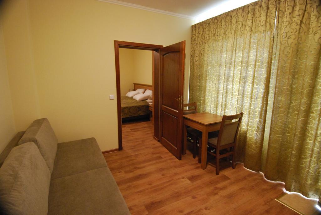 Ivanek Guest House Звиковске Подгради Экстерьер фото