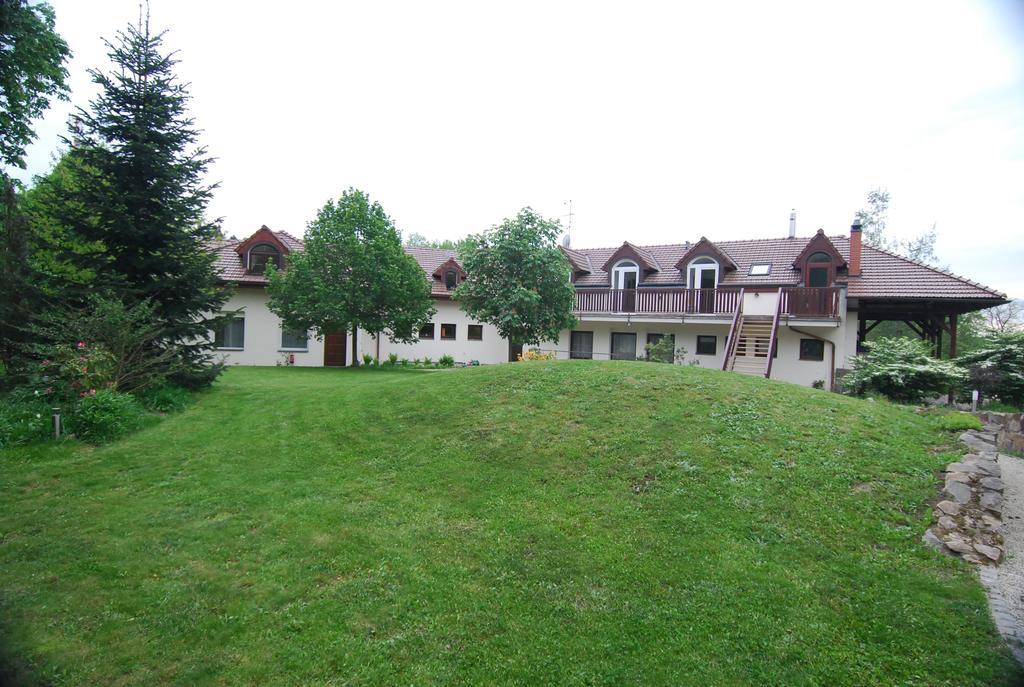 Ivanek Guest House Звиковске Подгради Экстерьер фото