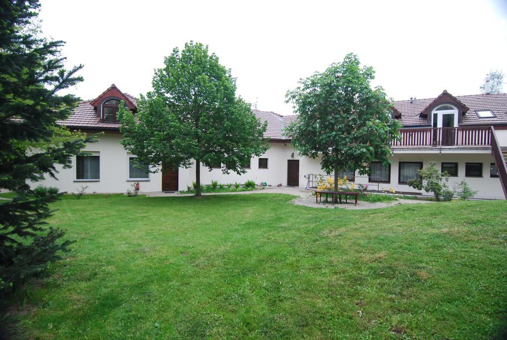 Ivanek Guest House Звиковске Подгради Экстерьер фото