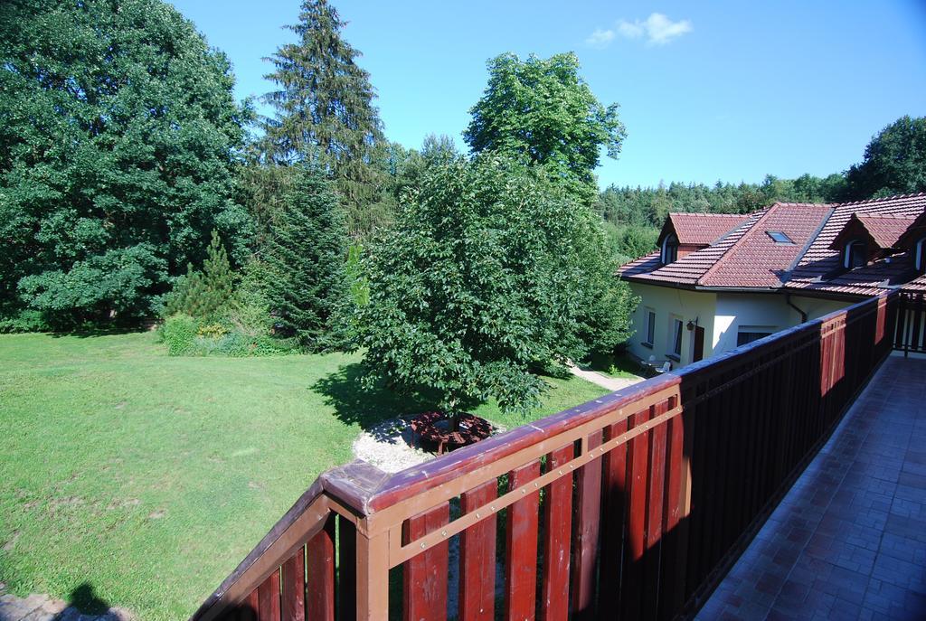 Ivanek Guest House Звиковске Подгради Экстерьер фото