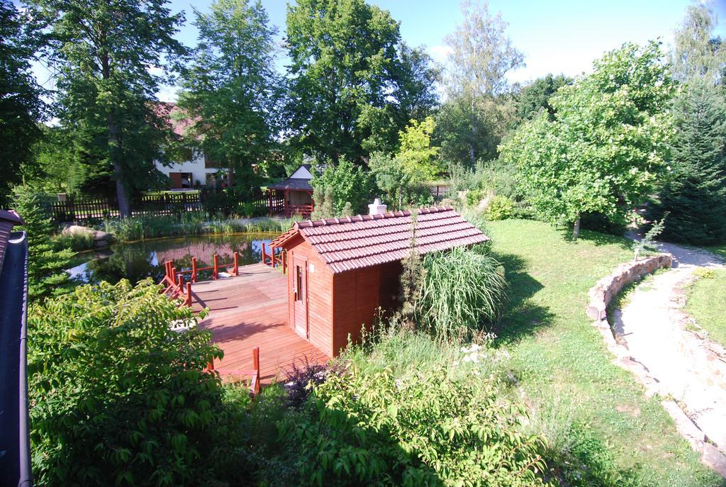 Ivanek Guest House Звиковске Подгради Экстерьер фото
